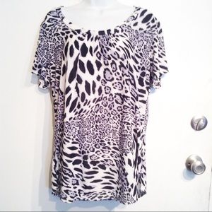 🌟5 for $25🌟Plus Size Snow Leopard Print Top